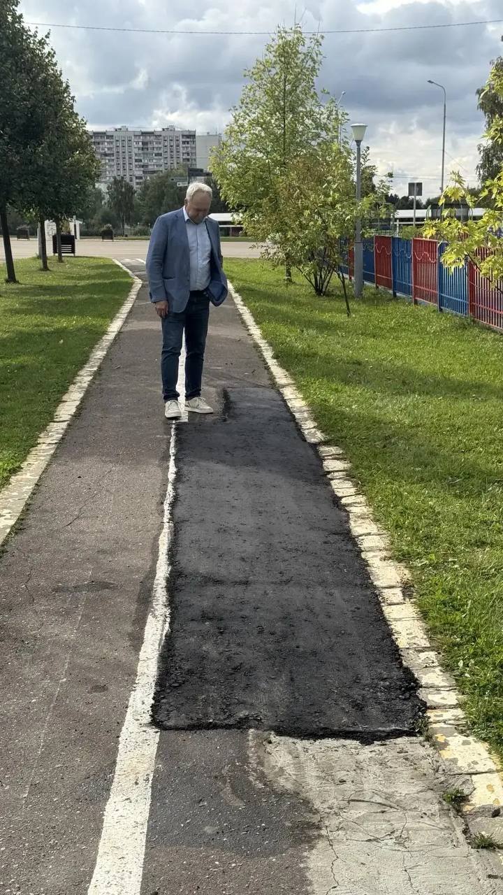 Вчера в Городском парке завершили ремонт пешеходной дорожки — Краснознаменск