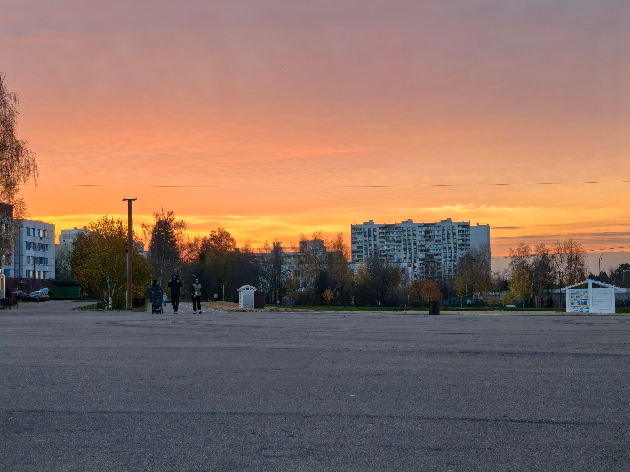Закат на озере — Краснознаменск