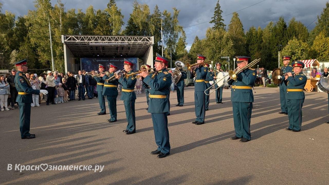 Концерт военного оркестра ГИКЦ им, Г.С. Титова — Краснознаменск