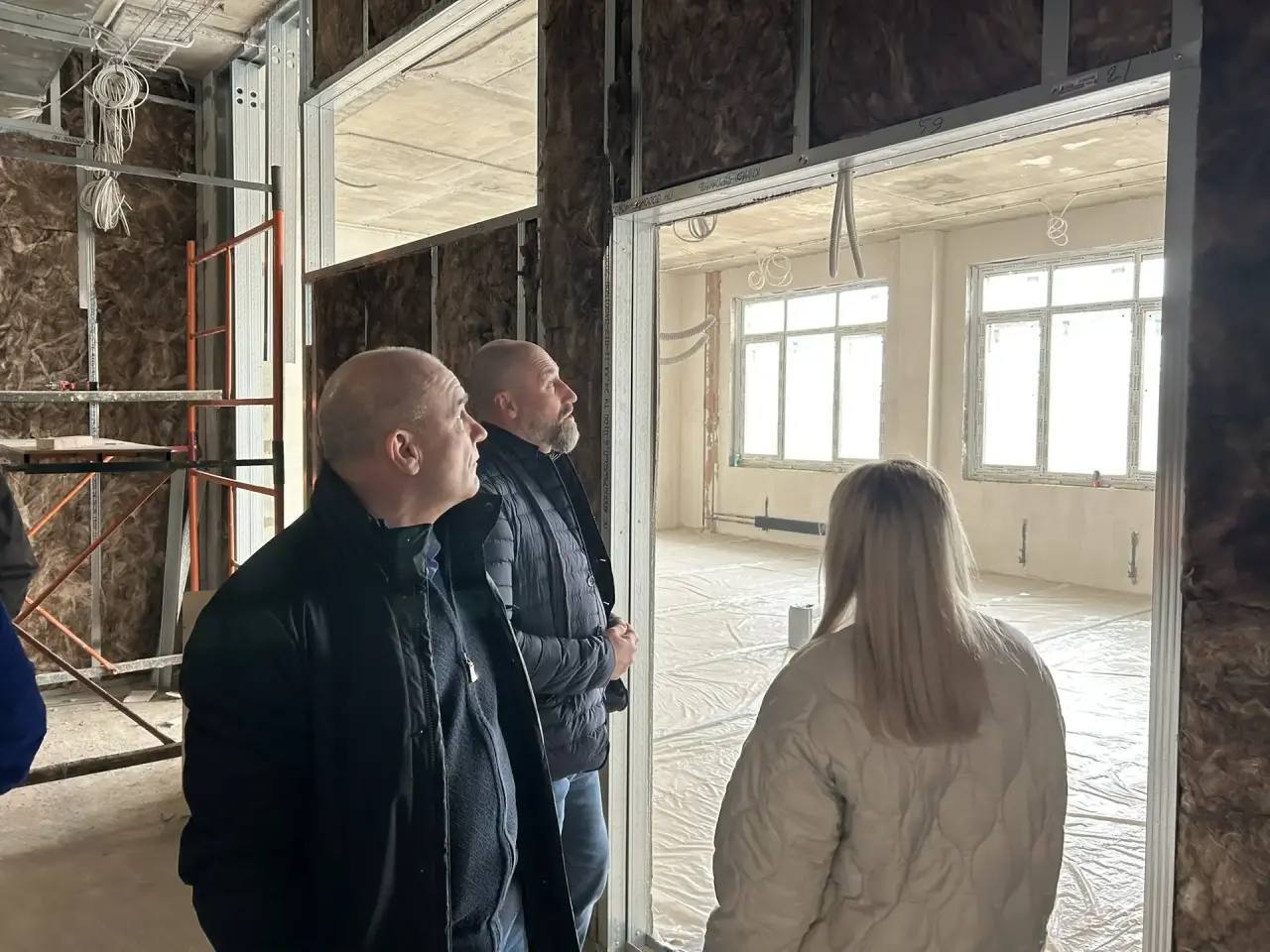 Владимир Пирогов посетил строительство образовательного центра, степень готовности - 67,5%