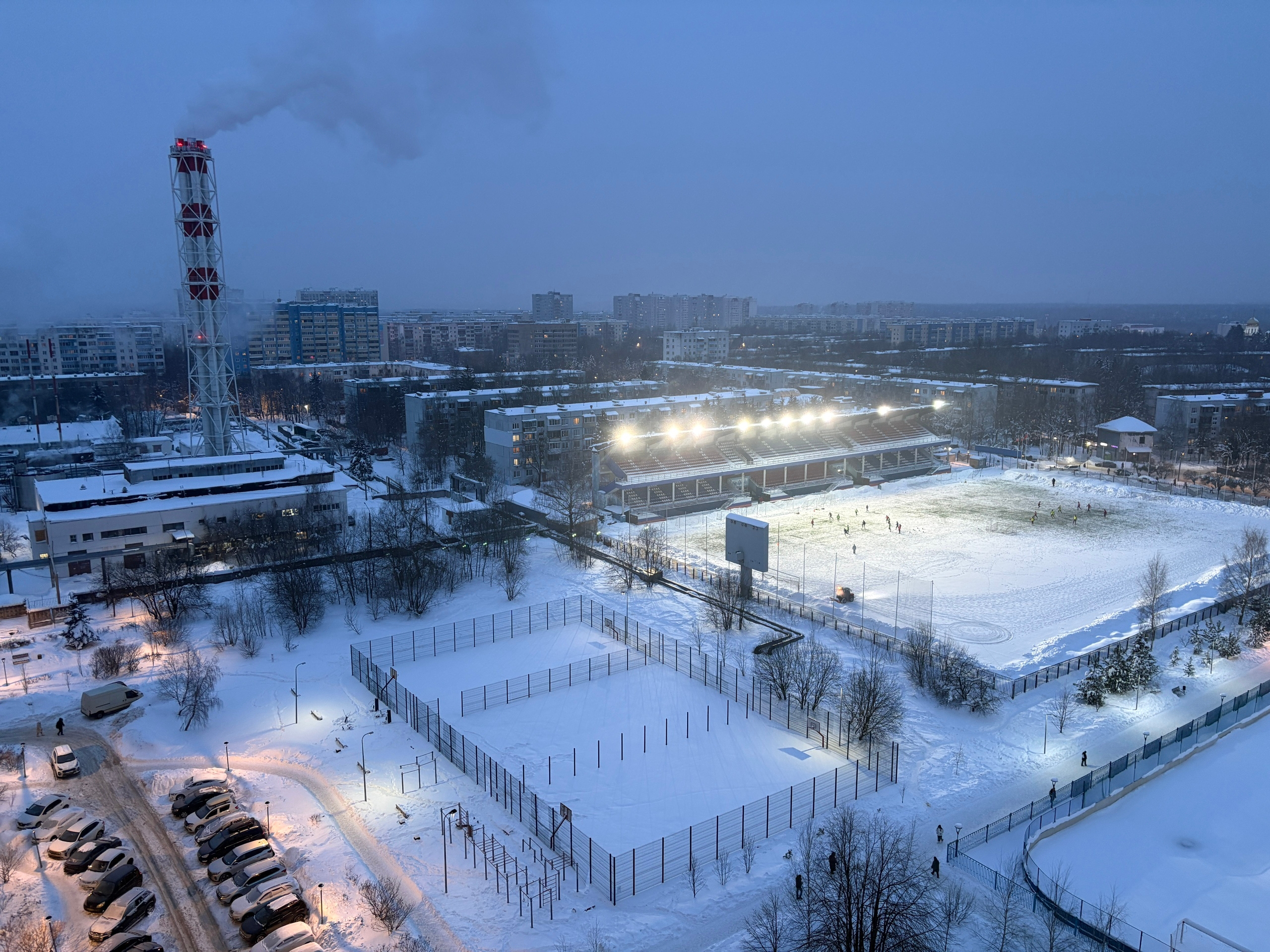 Вечерний стадион «Заря»
