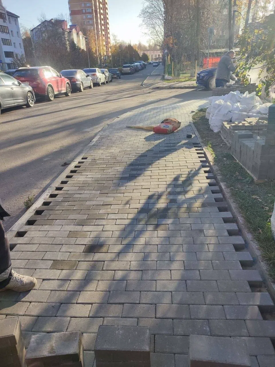 Ремонт пешеходных дорожек на придомовой территории в Краснознаменске