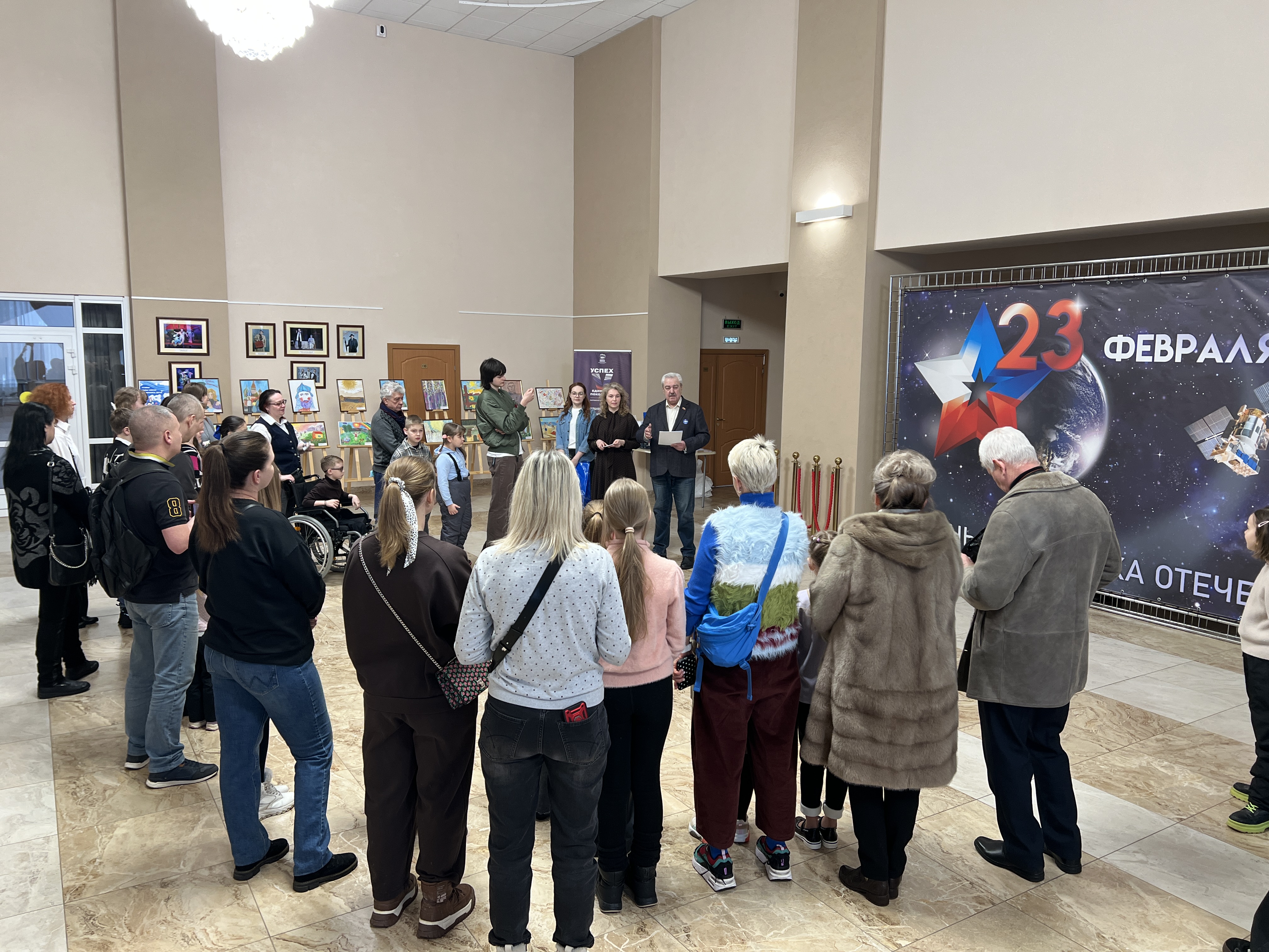 В Доме офицеров состоялось награждение победителей конкурса рисунков ко Дню защитника Отечества