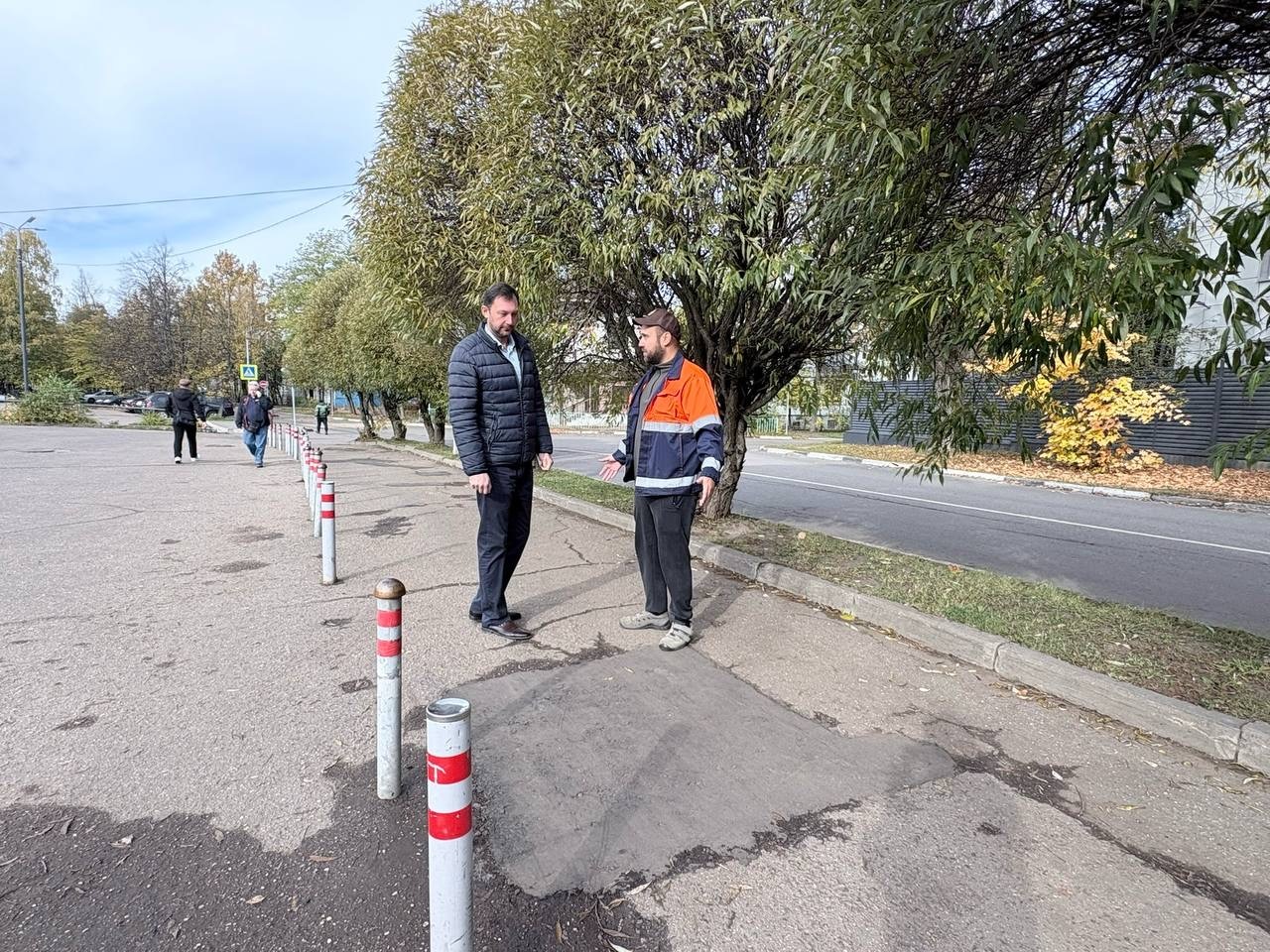 7 октября заместители главы Краснознаменска провели обход городских территорий по обращениям жителей