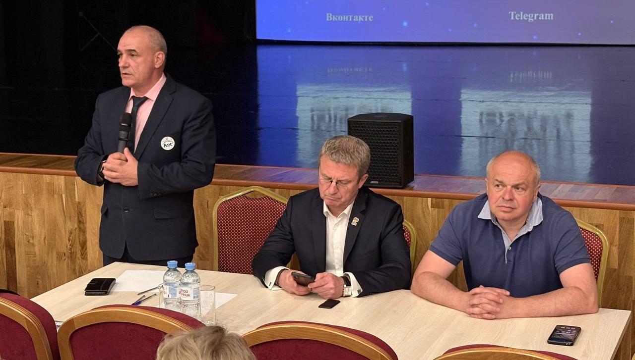 26.05 в Доме офицеров прошла выездная администрация