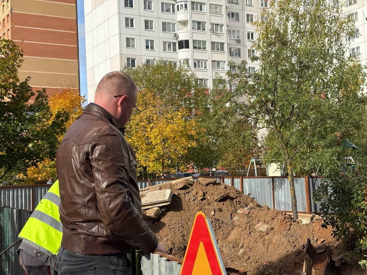 1 октября заместители главы Краснознаменска Юлия Осипенко и Сергей Федоров провели обход городских территорий по обращениям жителей.