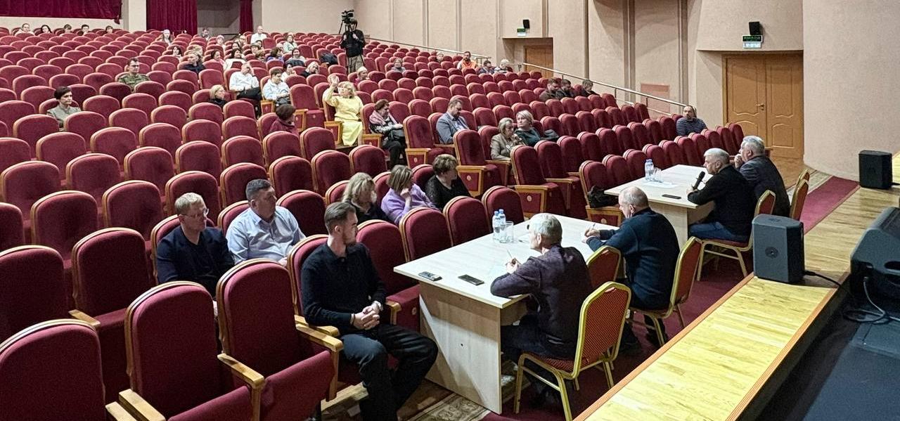 28.04 в Доме офицеров прошла выездная администрация