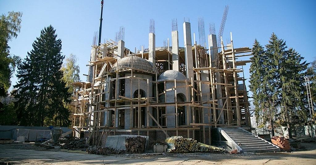 Давайте вспомним, как проходило строительство храма Архангела Михаила