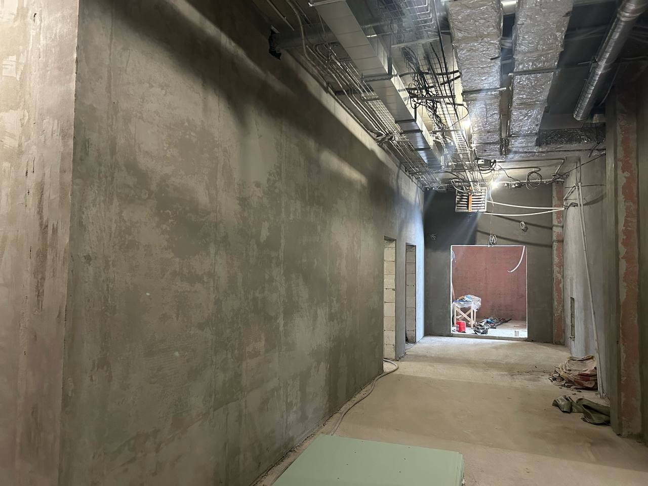 5 марта Владимир Пирогов посетил строительство образовательного центра, степень готовности - 57%