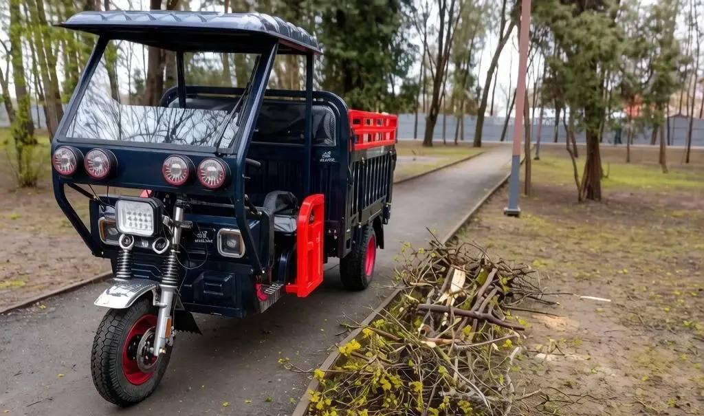 У парков Краснознаменска появилась новая техника