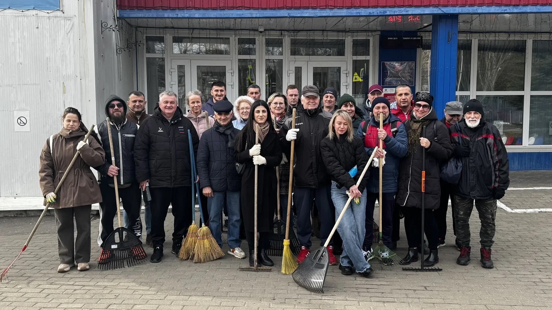 21 апреля коллектив МБУ ДО СШ вышел на субботник