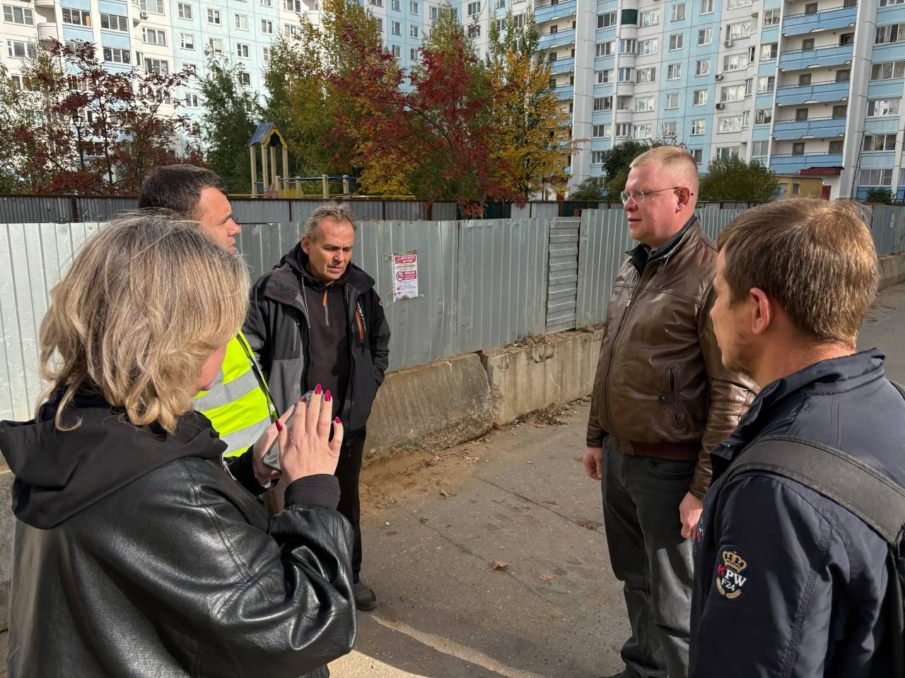 1 октября заместители главы Краснознаменска Юлия Осипенко и Сергей Федоров провели обход городских территорий по обращениям жителей.