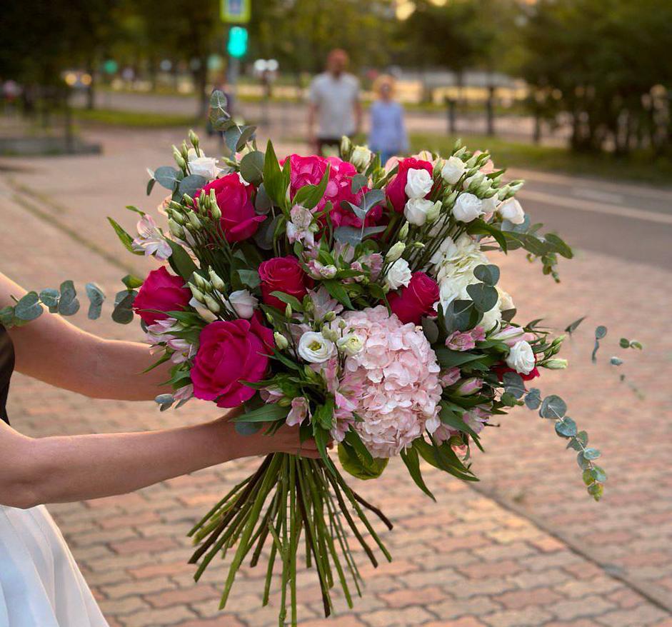 Дорогие клиенты, мы уже открыли приём предзаказов к Международному женскому дню — 8 Марта.