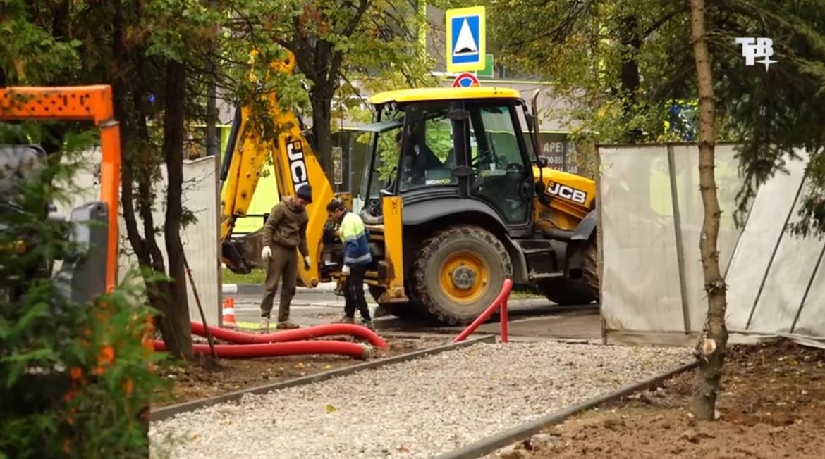 В сквере имени Германа Степановича Титова проводятся масштабные работы