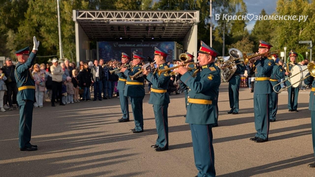 Военный оркестр ГИКЦ им, Г.С. Титова участвует в празднике