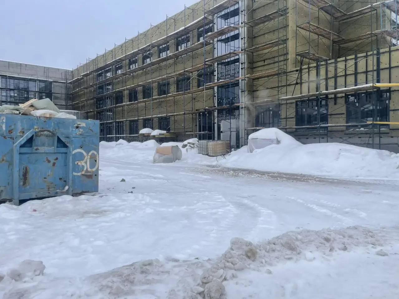 Владимир Пирогов посетил строительство образовательного центра на ул. Связистов