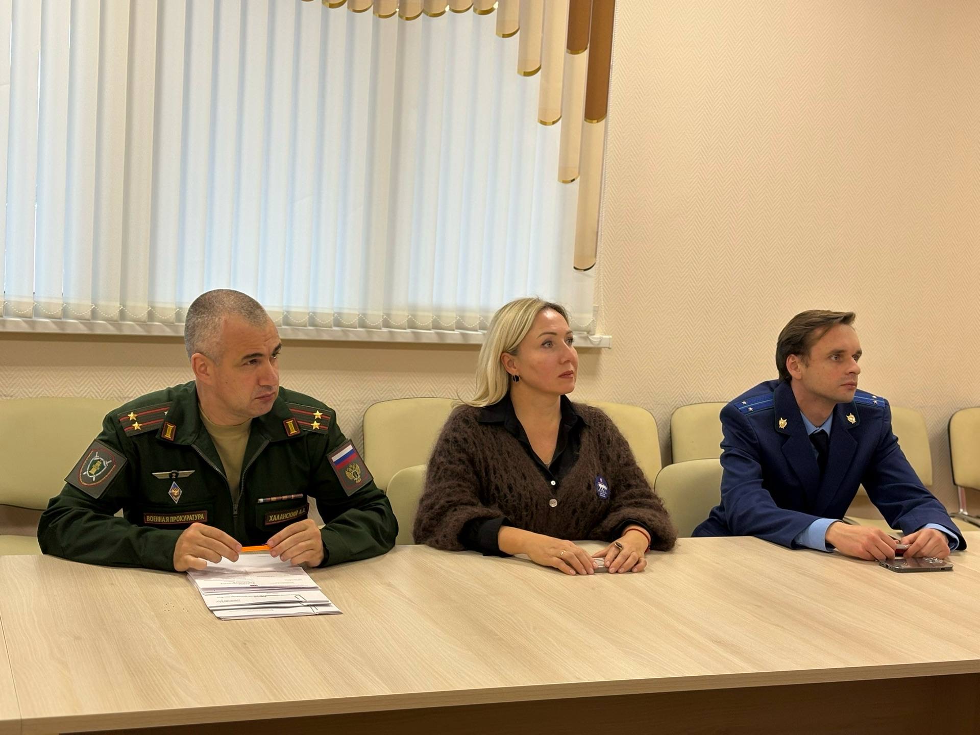 7 октября в «Доме офицеров» состоялся круглый стол, посвященный вопросам поддержки участников специальной военной операции и членов их семей