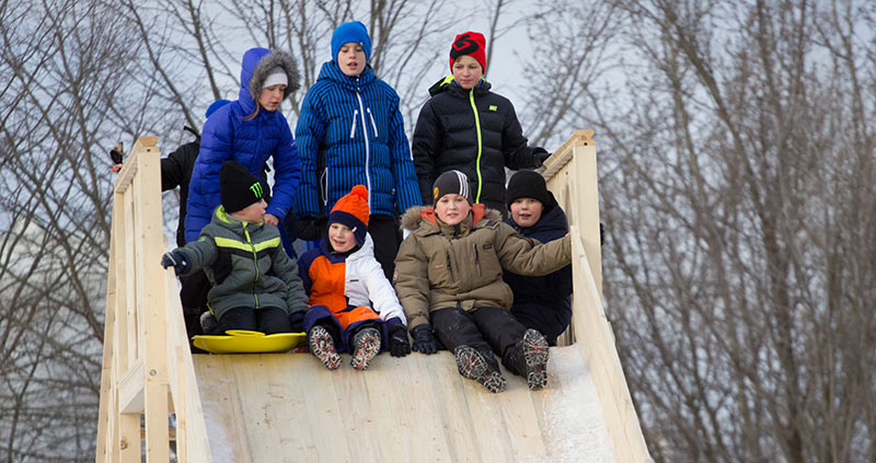 Горка на площади Ленина Горка на площади Ленина