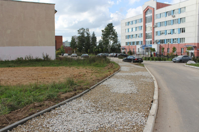 Тротуары у поликлиники