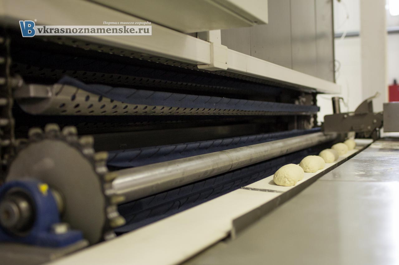 Загрузка теста в печь Краснознаменск