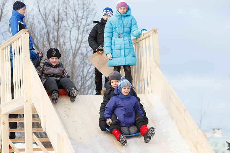 Горка на площади Ленина Горка на площади Ленина