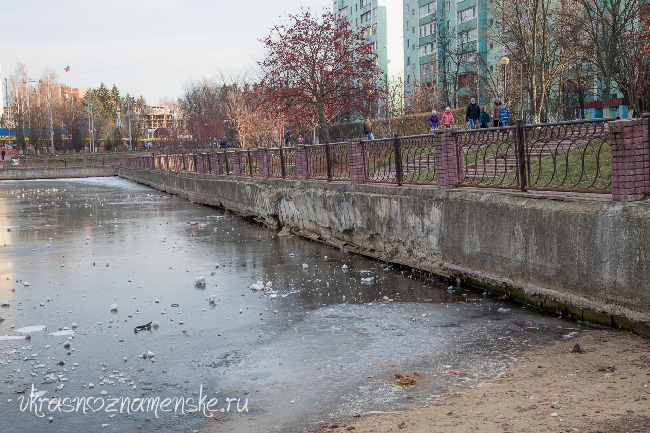 Набережная в Краснознаменске может обвалиться Набережная в Краснознаменске может обвалиться