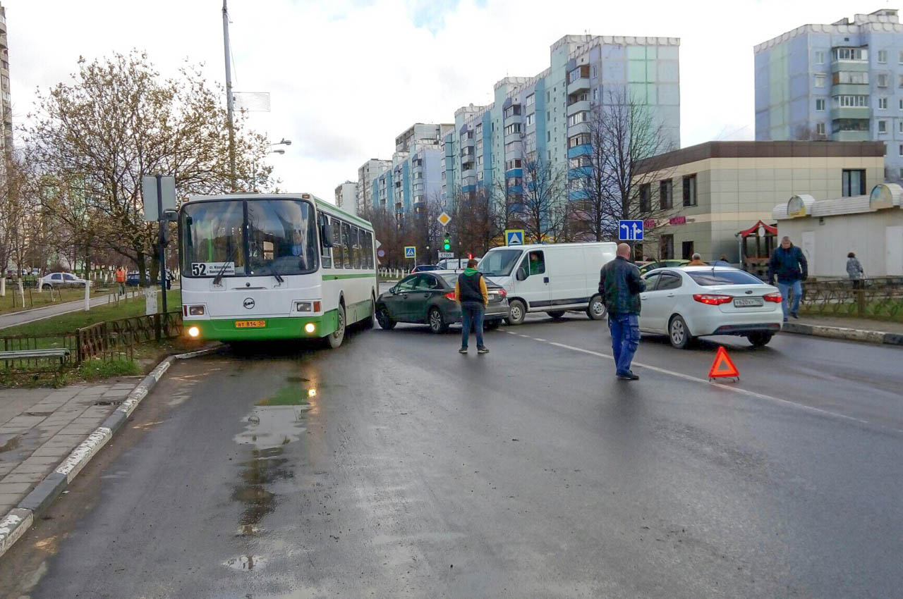 ДТП с участием автобуса в Краснознаменске Московской области