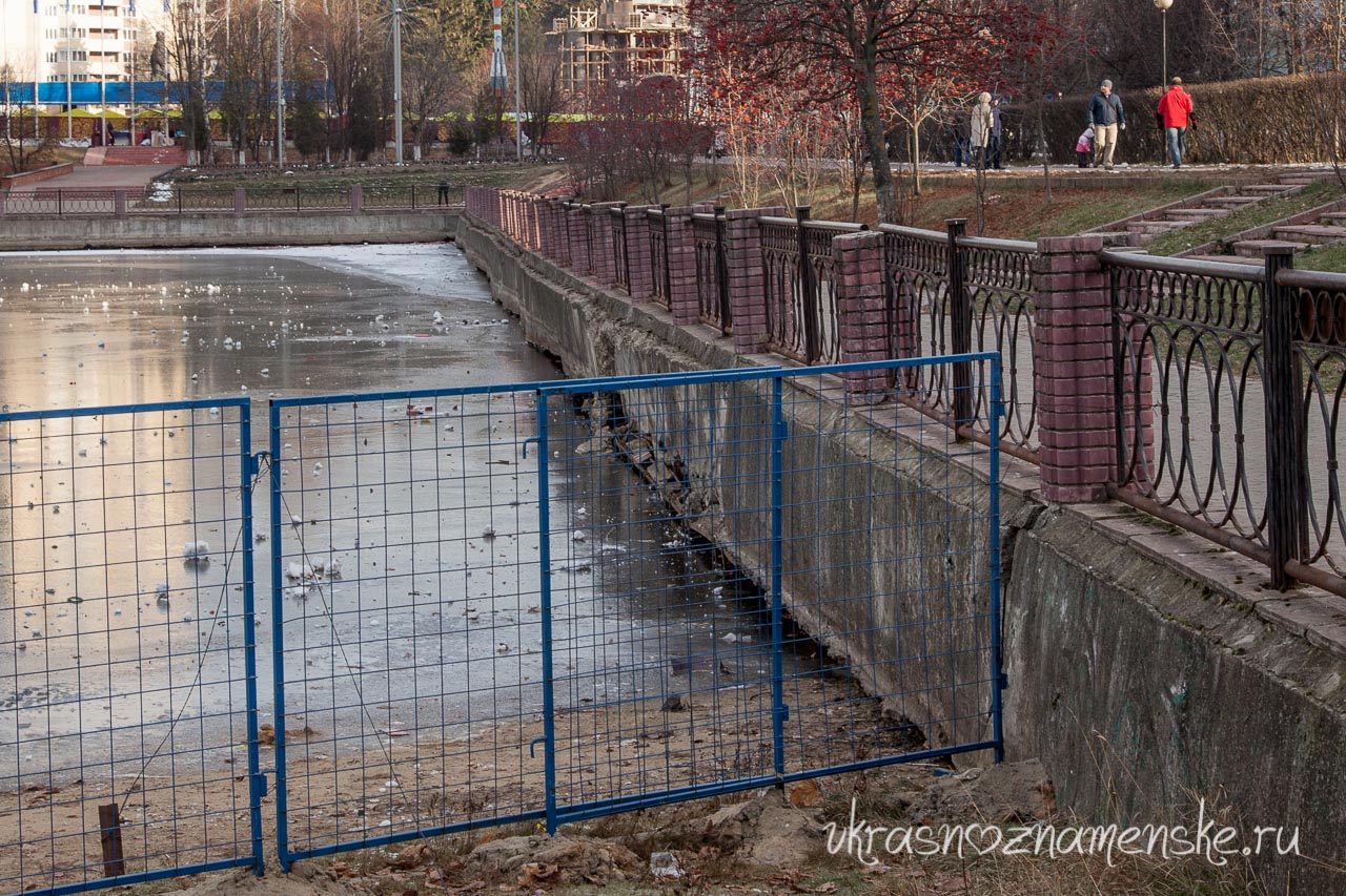 Набережная в Краснознаменске может обвалиться Набережная в Краснознаменске может обвалиться