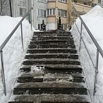 Отремонтировать бы эту лестницу!!!