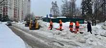 Уборка снега на улицах Краснознаменска 