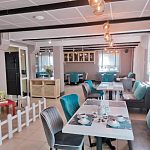 Официант.  в кафе  — Краснознаменск