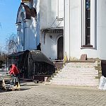 Небольшой ремонт у храма Архангела Михаила