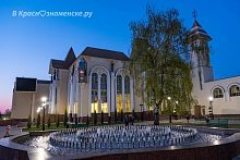 Фонтан около ЦРТДЮ в четырёх актах: весна, лето, осень, зима