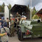 Раздача каши сопровождается музыкальным фоном