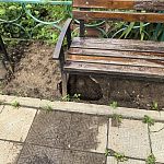 Лавочка на ул. Советской вот вот провалится