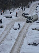Почему ни разу за зиму не вывозили снег на Гагарина 13-19?