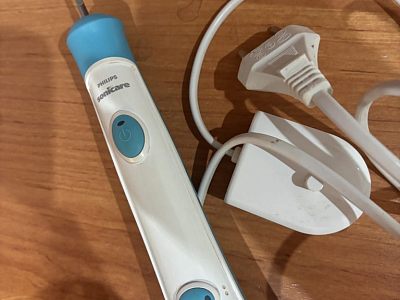 Электрическая зубная щётка Philips
