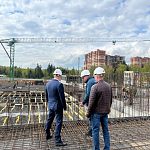 Глава города посетил строительство образовательного центра на ул. Связистов
