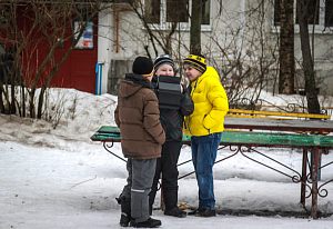 Вчера во дворе на Мира 7 : "Окей, гугл, во чт
