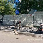 В сквере Победы почти завершены работы по укладке тротуара, а также идет установка ограждений