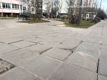 Классно, что в Краснознаменске делают тактильную плитку, чтобы не отвлекаться на телефон