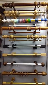 Круглые деревянные карнизы