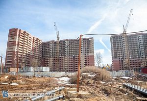 Меееедленно, но строится монолит на Связистов