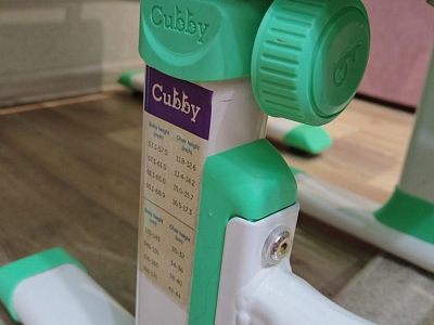  Продаю растущую парту со стульчиком "Cobby"