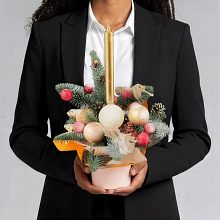 Добавьте волшебства в зимние дни с новогодними букетами, композициями и шарами от «Би Хэппи»!