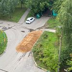 Зеленая зона во дворе Победы 12 будет закатана под теннисную площадку