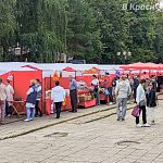 Небольшой фотообзор ярмарки у городского рынка