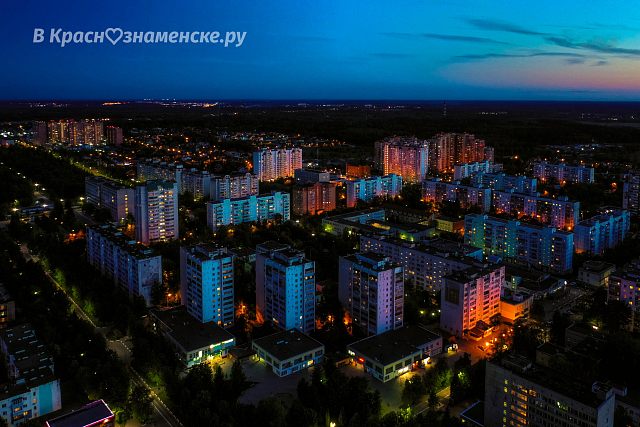 В город приходит ночь