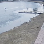 Видео с провалившимся подростком под лёд