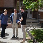 Продолжается контроль за благоустройством общегородских и дворовых территорий.